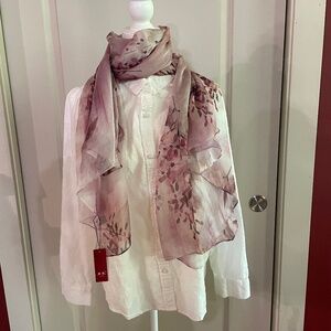 New w/tags Mulberry Silk Scarf/Shawl. Beautiful 43” L x31” W